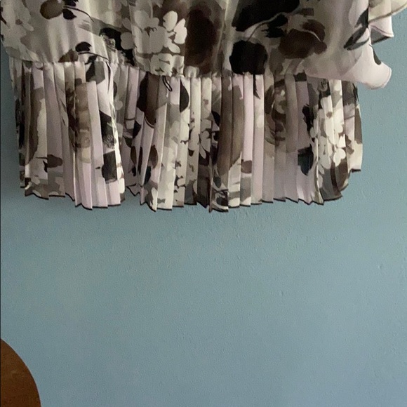 Flutter Sleeve Top - Picture 4 of 5